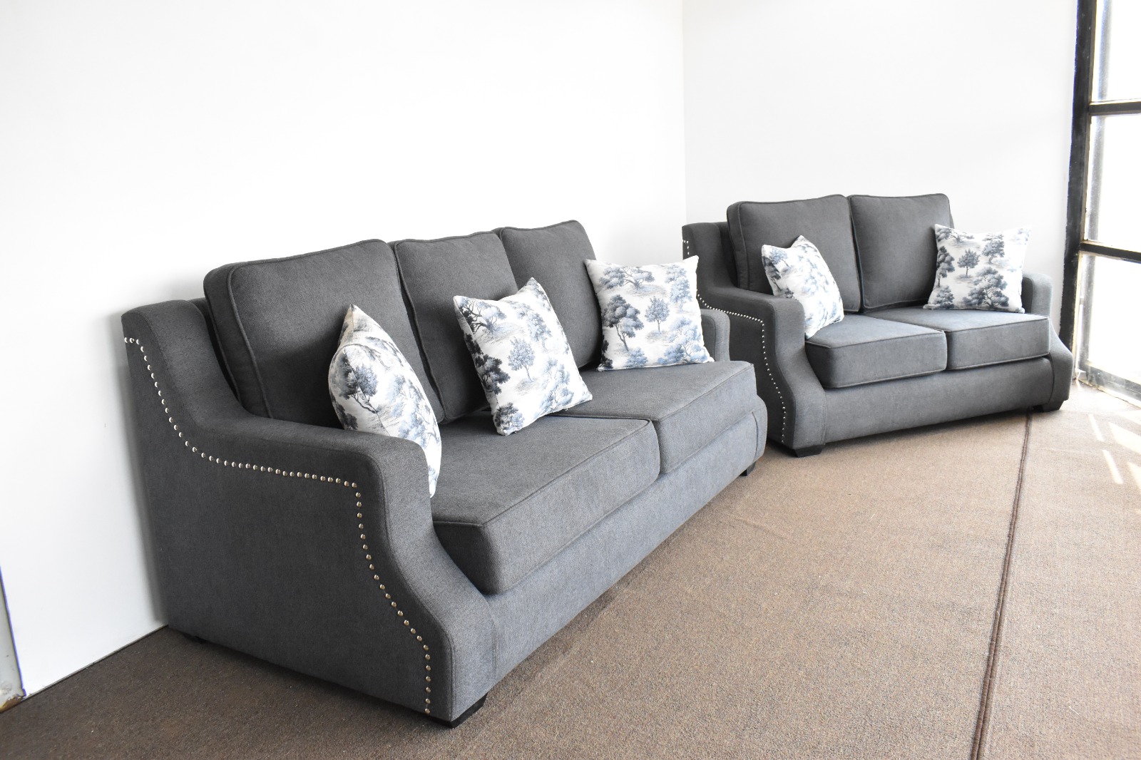 The Tigoni in Charcoal weave