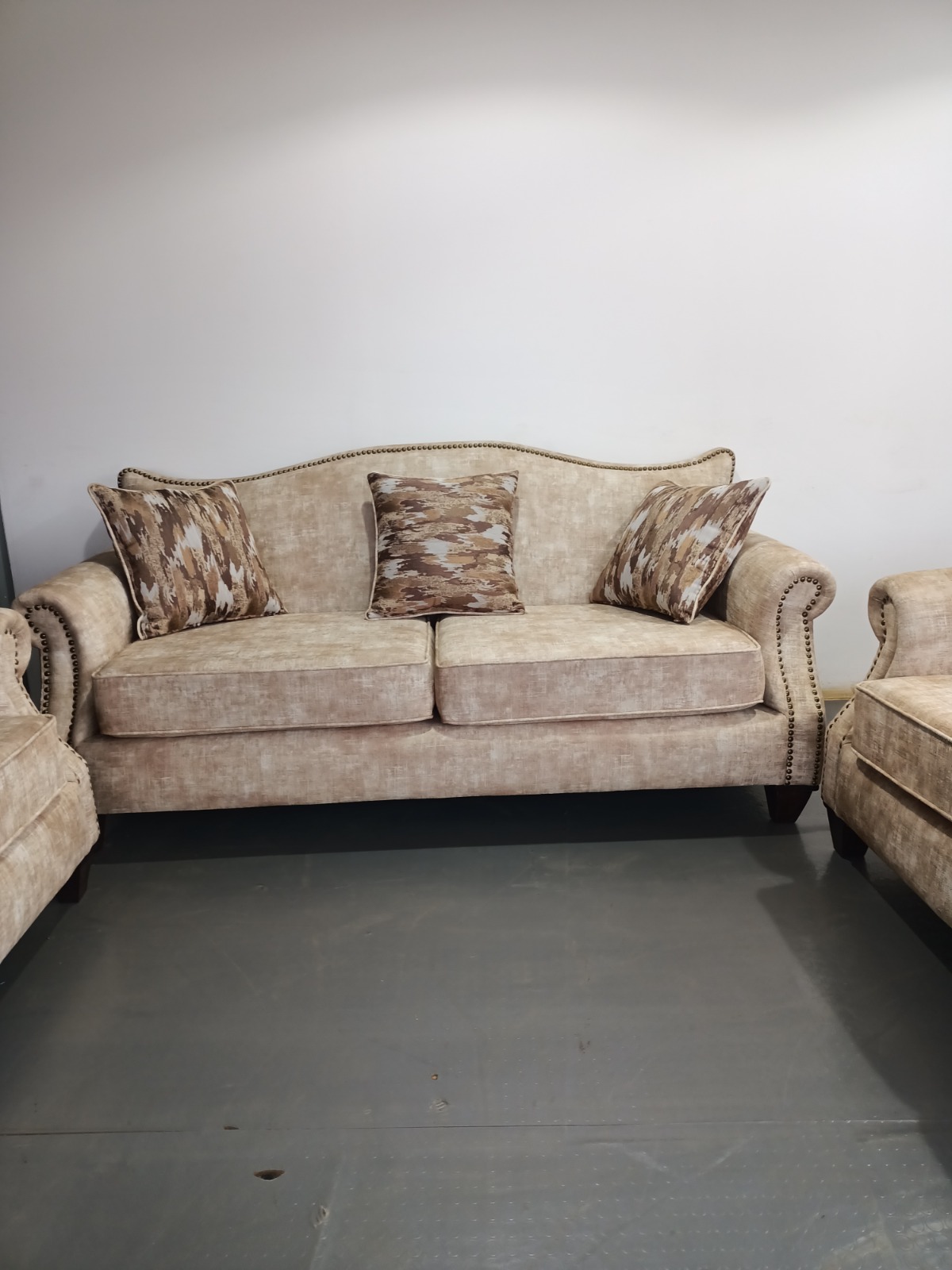 The Naivasha in Champagne crushed velvet
